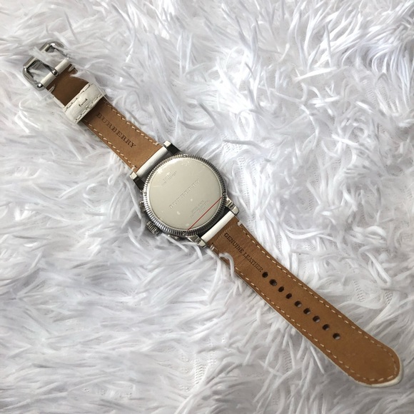 🚫SOLD🚫White Burberry Chronograph Watch White Leather - Picture 7 of 8